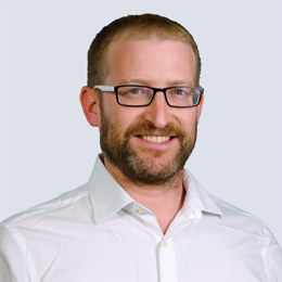 隔夜美股 | 三大指数显著反弹 道指回补前一交易日损失